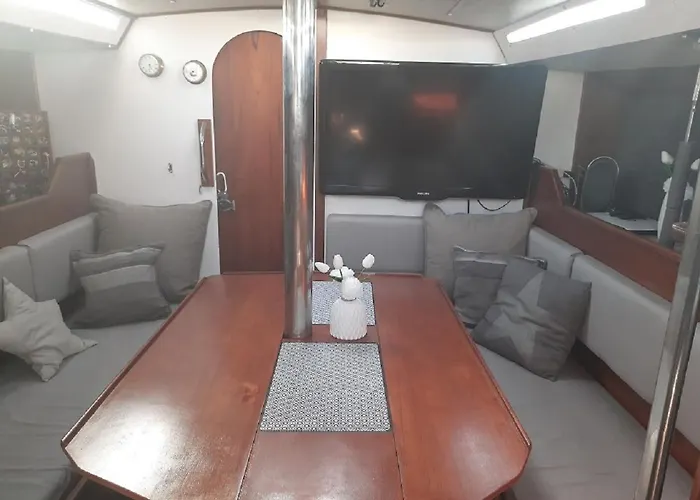 Voilier Logement Spacieux A Louer Au Port - Plage - 11 Aude 船上ホテル *