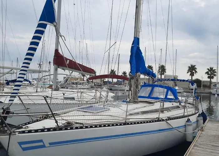 Voilier Logement Spacieux A Louer Au Port - Plage - 11 Aude