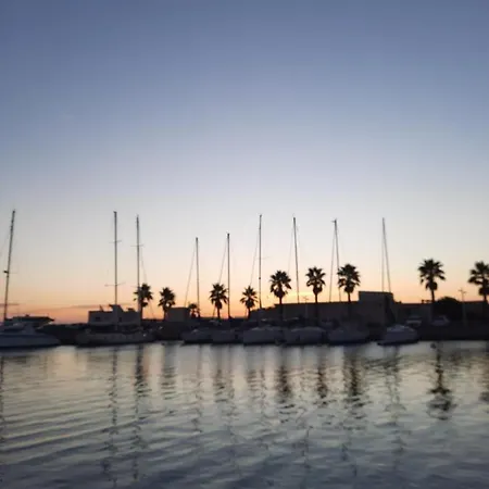 Voilier Logement Spacieux A Louer Au Port - Plage - 11 Aude * Gruissan